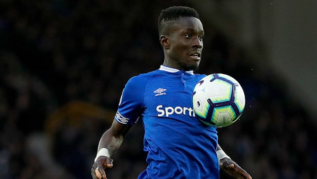 Idrissa Gana Gueye chuyển tới Paris Saint-Germain