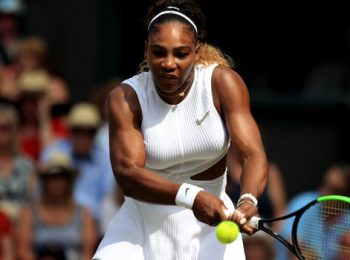 Serena Williams gặp khó khăn ở trận khởi đầu US Open