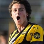 Hậu bối của Cavani đang trong tầm ngắm của M.U là ai?