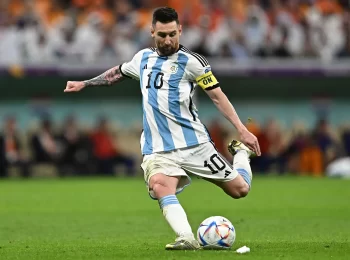 Lionel Messi bị lên án vì chơi không đẹp