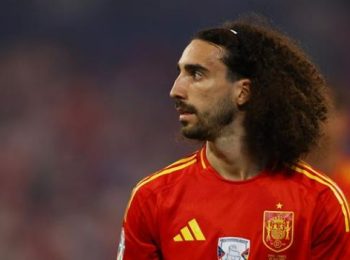 Marc Cucurella bị NHM phẫn nộ sau trận gặp Pháp