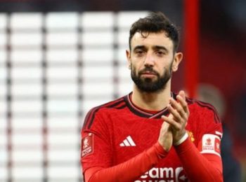 Bruno Fernandes hé lộ về quyết định gia hạn với MU