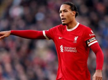 Van Dijk hé lộ việc muốn gia hạn hợp đồng với Liverpool