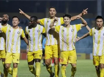 Một đội V.League bị FIFA cấm chuyển nhượng