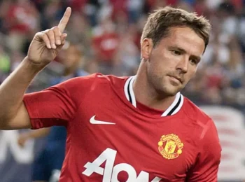 Michael Owen đưa ra tuyên bố gây sốc về Liverpool