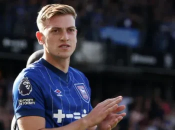 Liam Delap được kỳ vọng sẽ tiến bộ dưới sự dẫn dắt của HLV Liam Rosenior